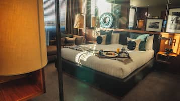 Airside Sky Suite | Premium bedding, in-room safe, desk, soundproofing