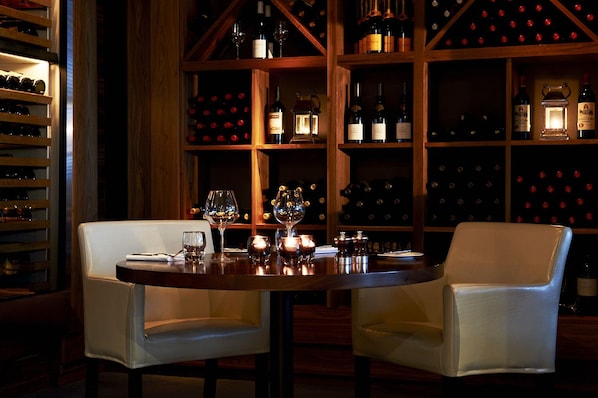 2 restaurants, breakfast, lunch, dinner served; local cuisine