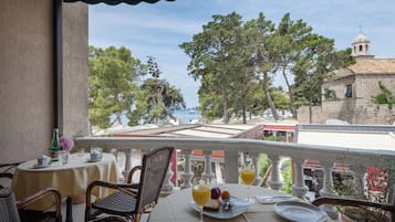 Deluxe-Doppel- oder -Zweibettzimmer, Terrasse | Terrasse/Patio