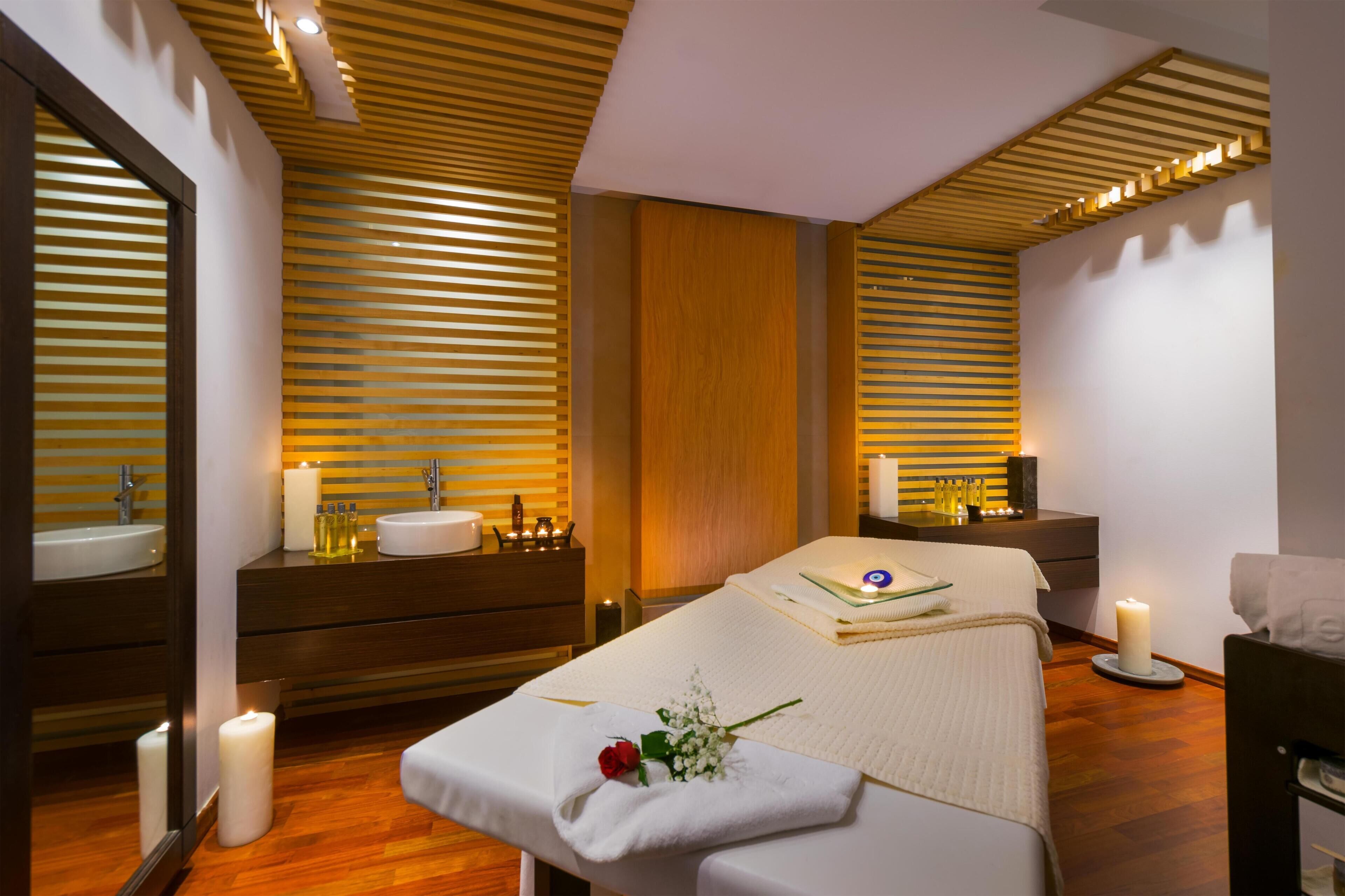 Couples treatment room(s), sauna, hot tub, steam room, body treatments