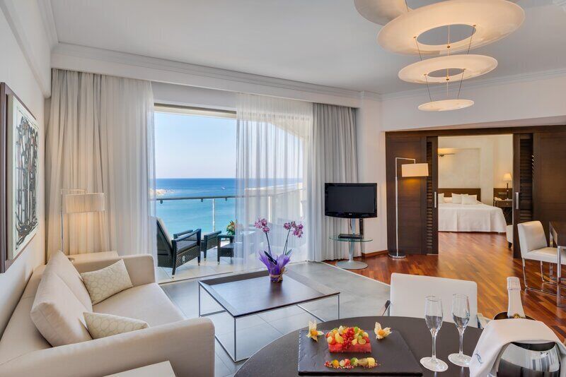 Suite, Sea View (Elite Club) | Living area | 32-inch flat-screen TV with satellite channels