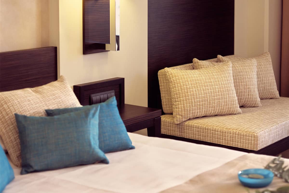 1 bedroom, hypo-allergenic bedding, in-room safe, desk