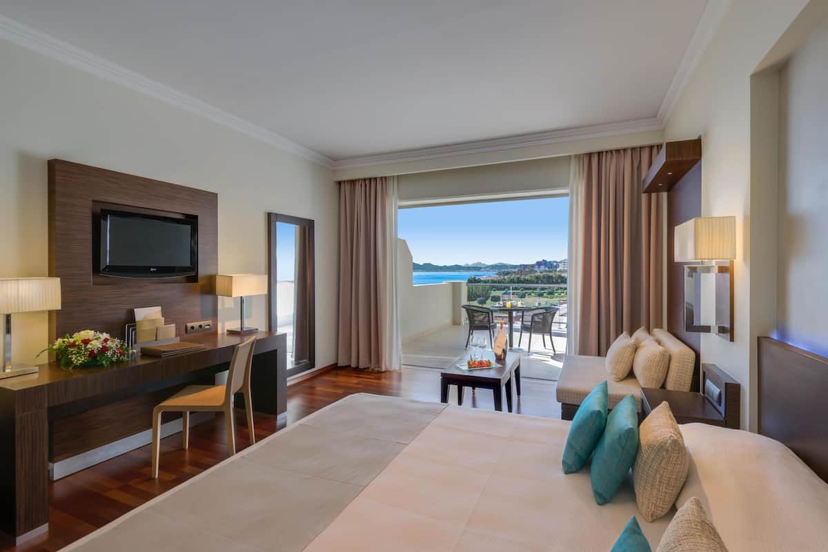 Deluxe Room, Sea View (Elite Club) | 1 bedroom, hypo-allergenic bedding, in-room safe, desk