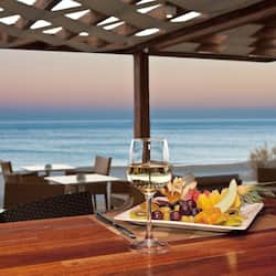 3 bars, bar en bord de piscine, bar de plage