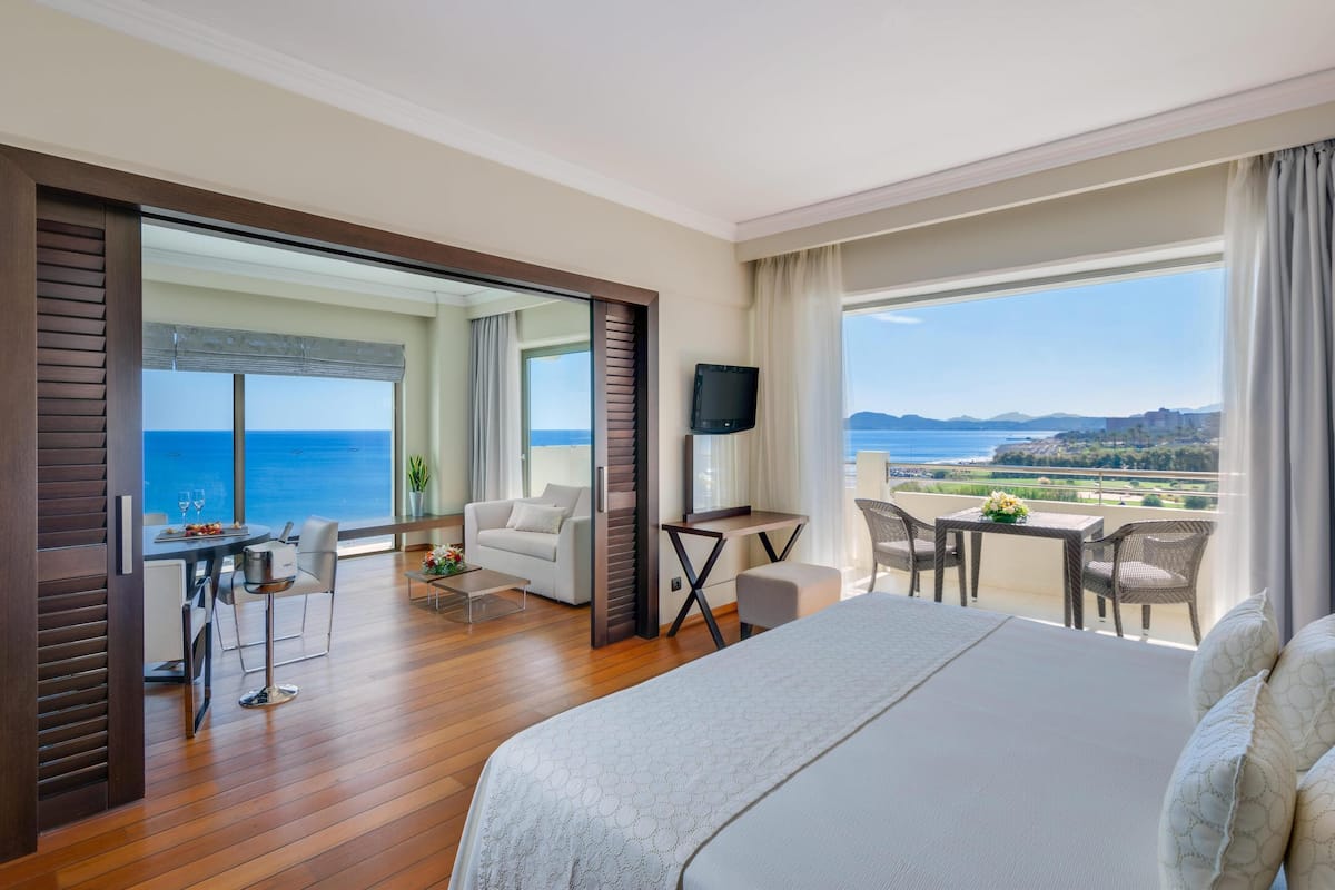 Luxury Suite, Sea View (Elite Club) | 1 bedroom, hypo-allergenic bedding, in-room safe, desk