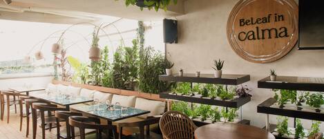 Frokost, lunsj og middag serveres