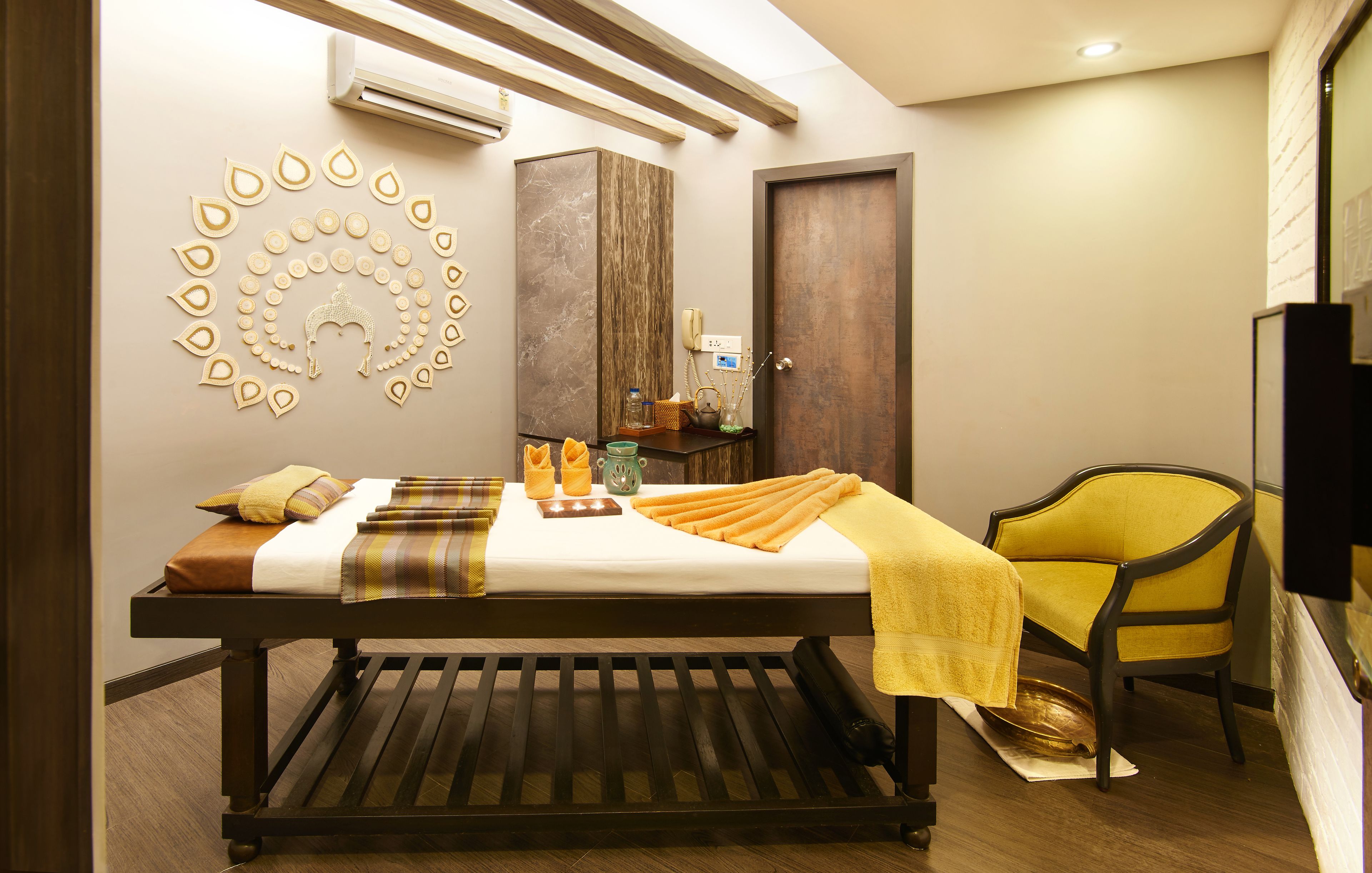 Couples treatment room(s), body treatments, aromatherapy