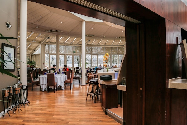 Se sirven desayunos, almuerzos y cenas; cocina local