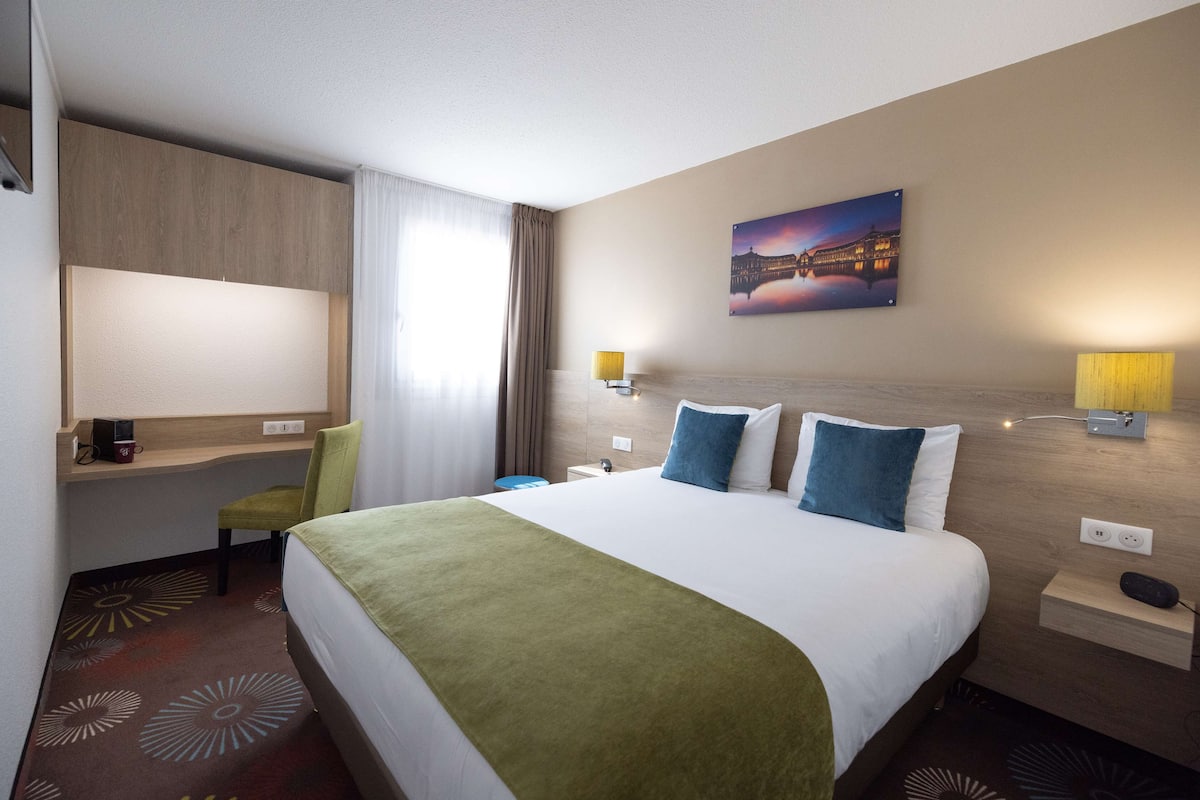 1 bedroom, premium bedding, individually decorated