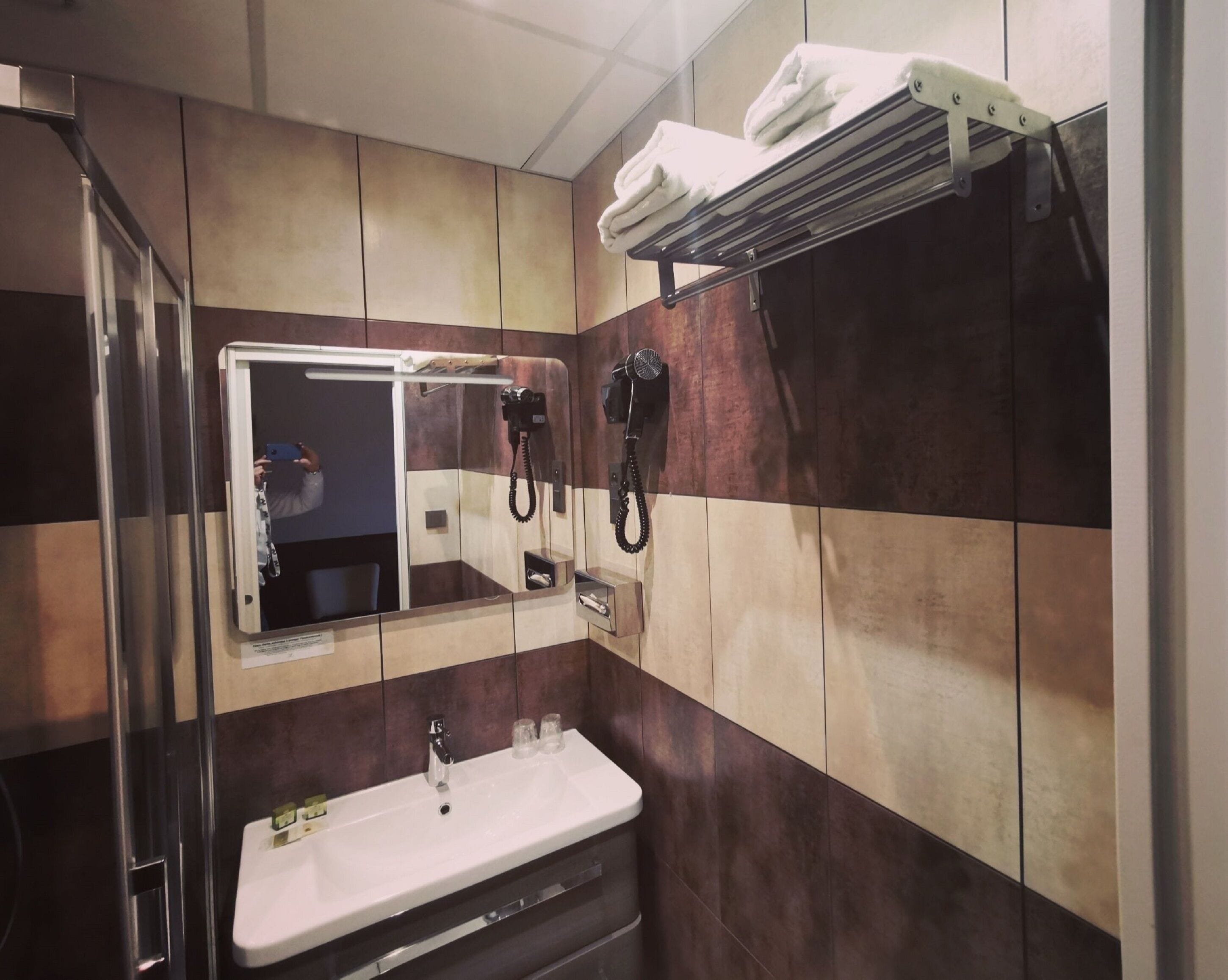 standard double room | in-room safe, desk, soundproofing, free wifi