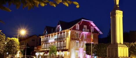 Front of property - evening/night