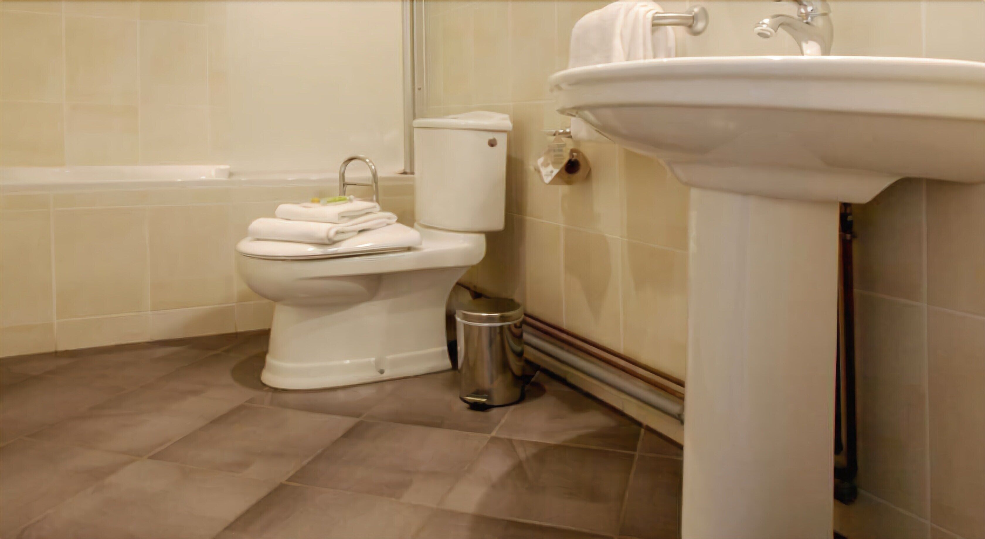 comfort double room | bathroom | hair dryer, towels