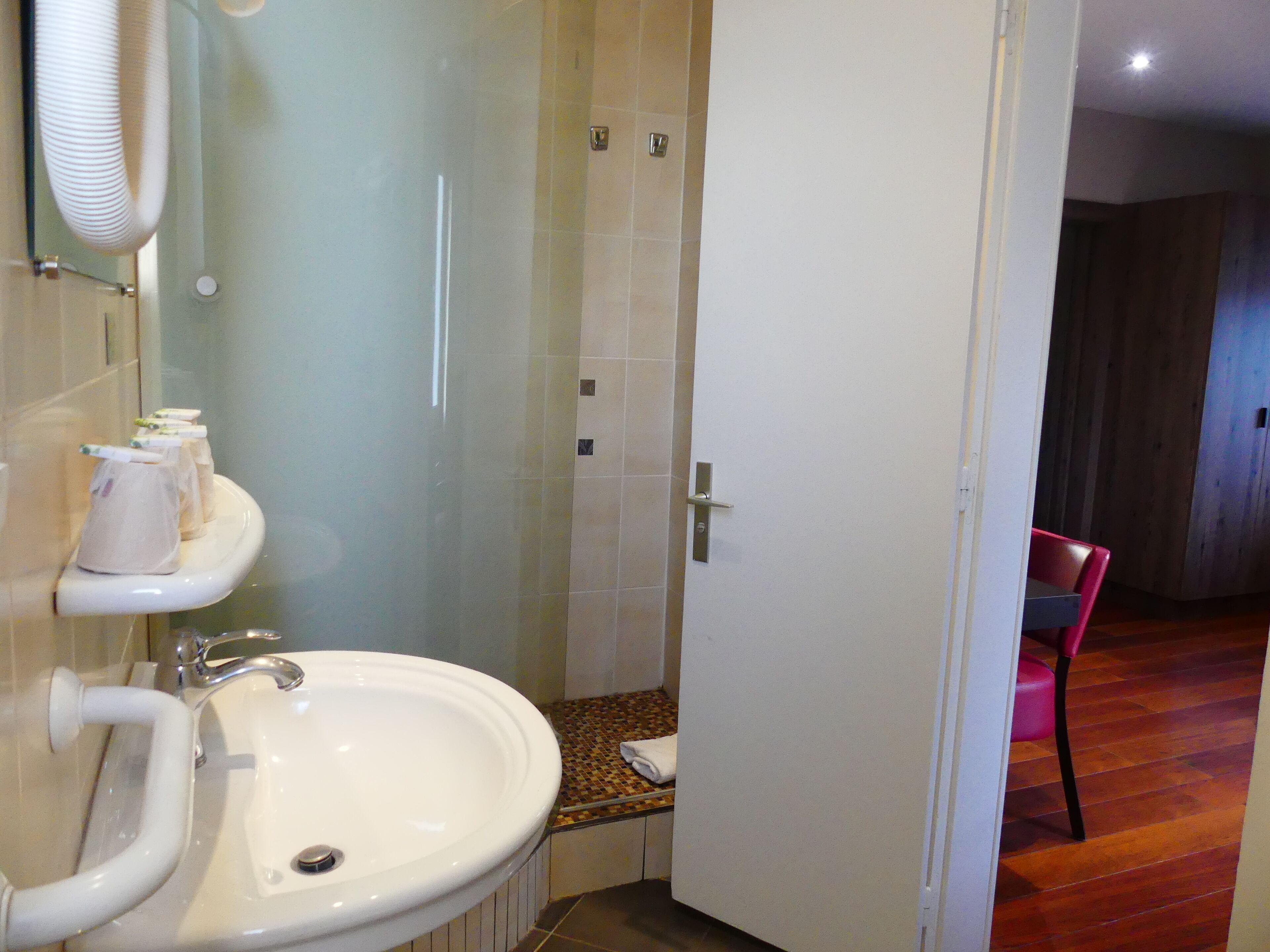 family room (5 pers) | bathroom | hair dryer, towels