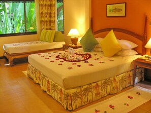 华丽客房 | Select Comfort 床、迷你吧、客房  内保险箱、办公桌