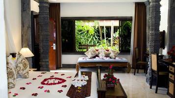 Quarto executivo, vista para o jardim, no jardim | Camas Select Comfort, frigobar, cofres nos quartos, escrivaninha