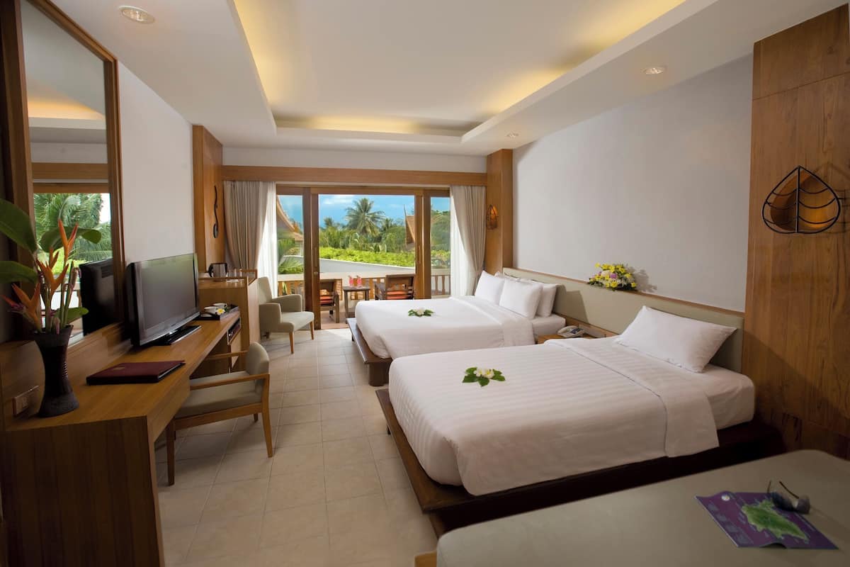 Family Triple Room | Premium bedding, in-room safe, individually decorated, desk