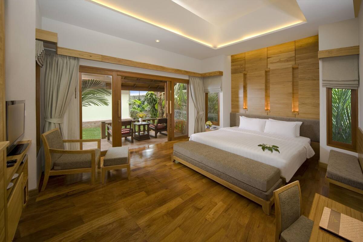 villa, garden area | premium bedding, in-room safe, individually decorated, desk