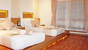 Deluxe Room | Premium bedding, Select Comfort beds, minibar, in-room safe - Iyara Beach Hotel & Plaza (Koh Samui)