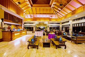 Lobby sitting area - The Fair House Beach Resort & Hotel (Koh Samui)