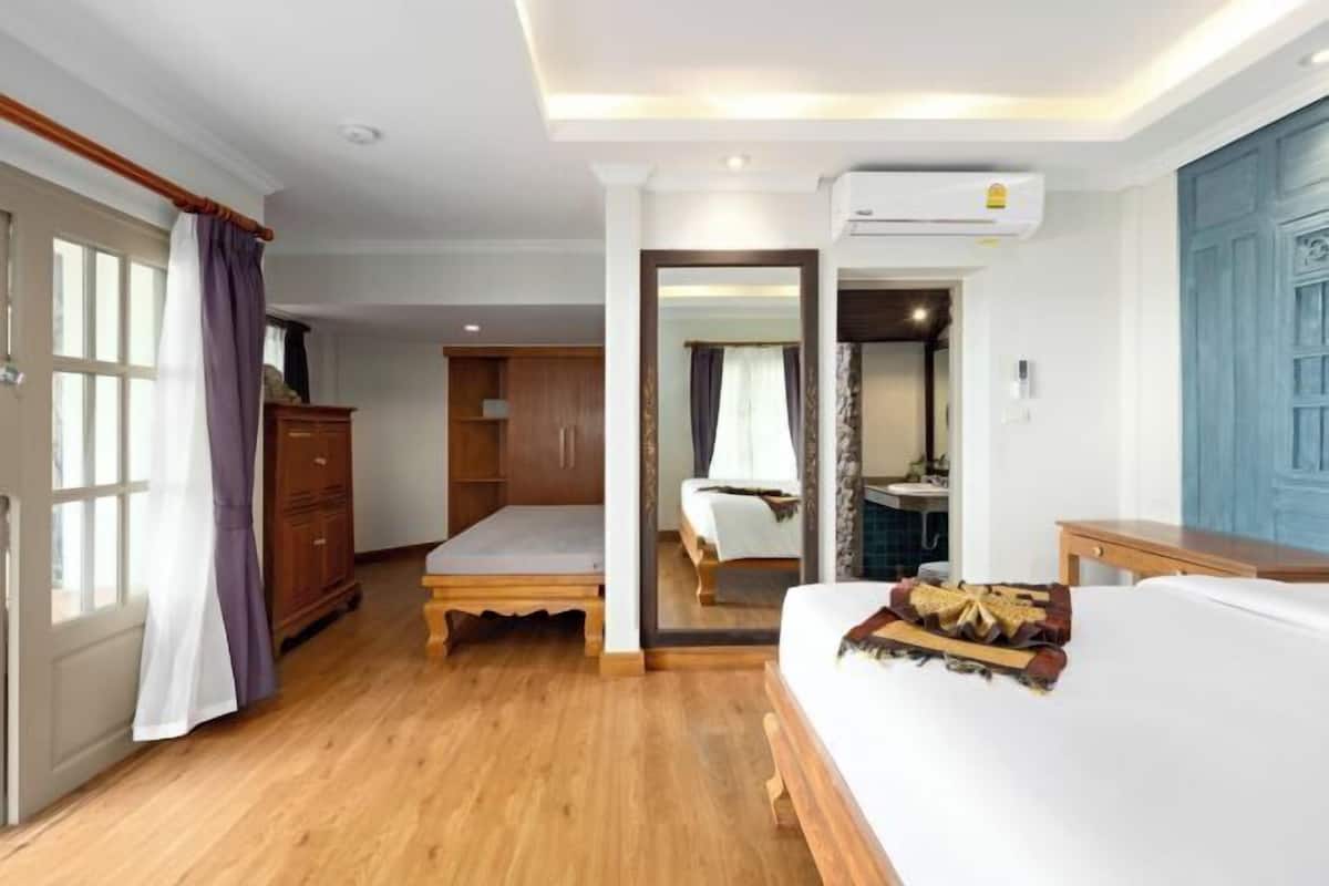 Minibar, két bảo mật tại phòng, bàn 