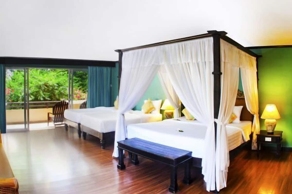 Minibar, két bảo mật tại phòng, bàn 