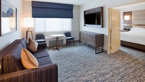 Club Suite, 1 King Bed | Premium bedding, in-room safe, laptop workspace, blackout drapes