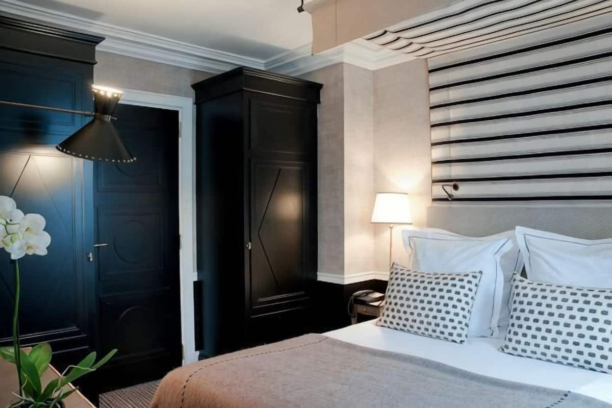 Draps en coton égyptien, lit avec matelas à plateau-coussin, minibar
