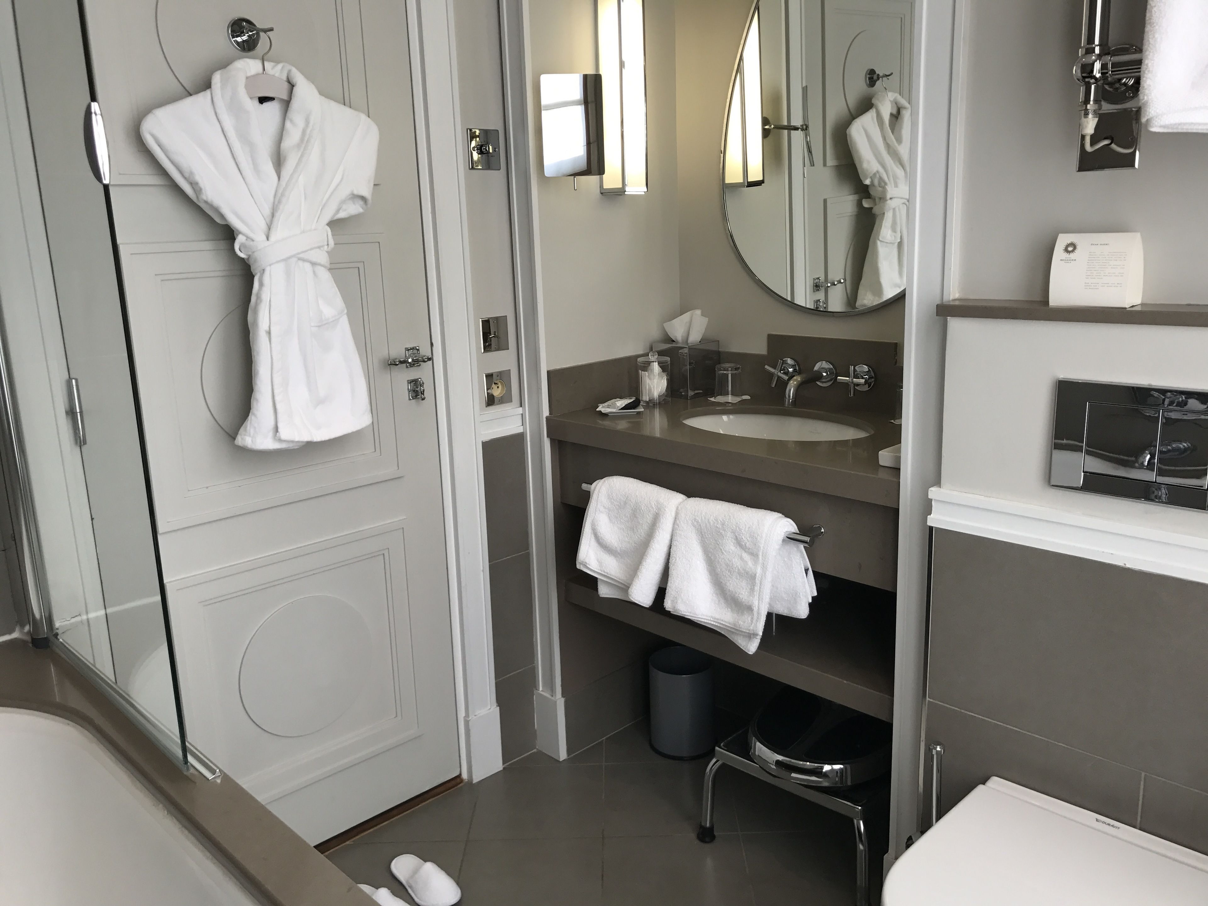 traditional double room | bathroom | free toiletries, hair dryer, bathrobes, slippers