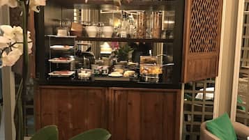 Daily full breakfast for a fee