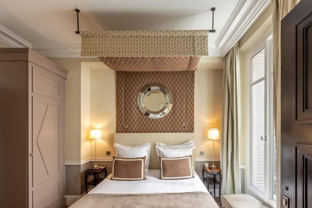 Egyptian cotton sheets, pillow-top beds, minibar, in-room safe