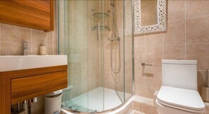 Classic Apartment, 2 Bedrooms | Bathroom