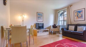 Televisión de pantalla plana y reproductor de DVD 