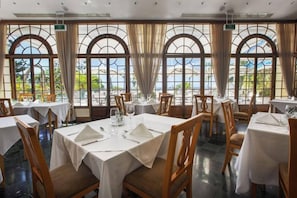 Dining - Quinta Bela Sao Tiago (Funchal)