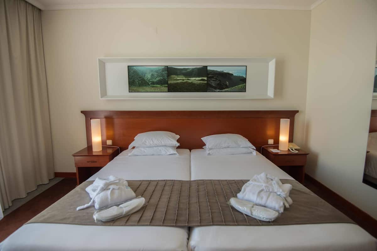 Minibar, in-room safe, desk, free WiFi