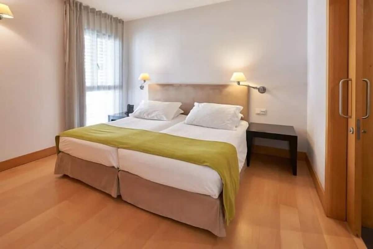 1 bedroom, desk, soundproofing, free WiFi