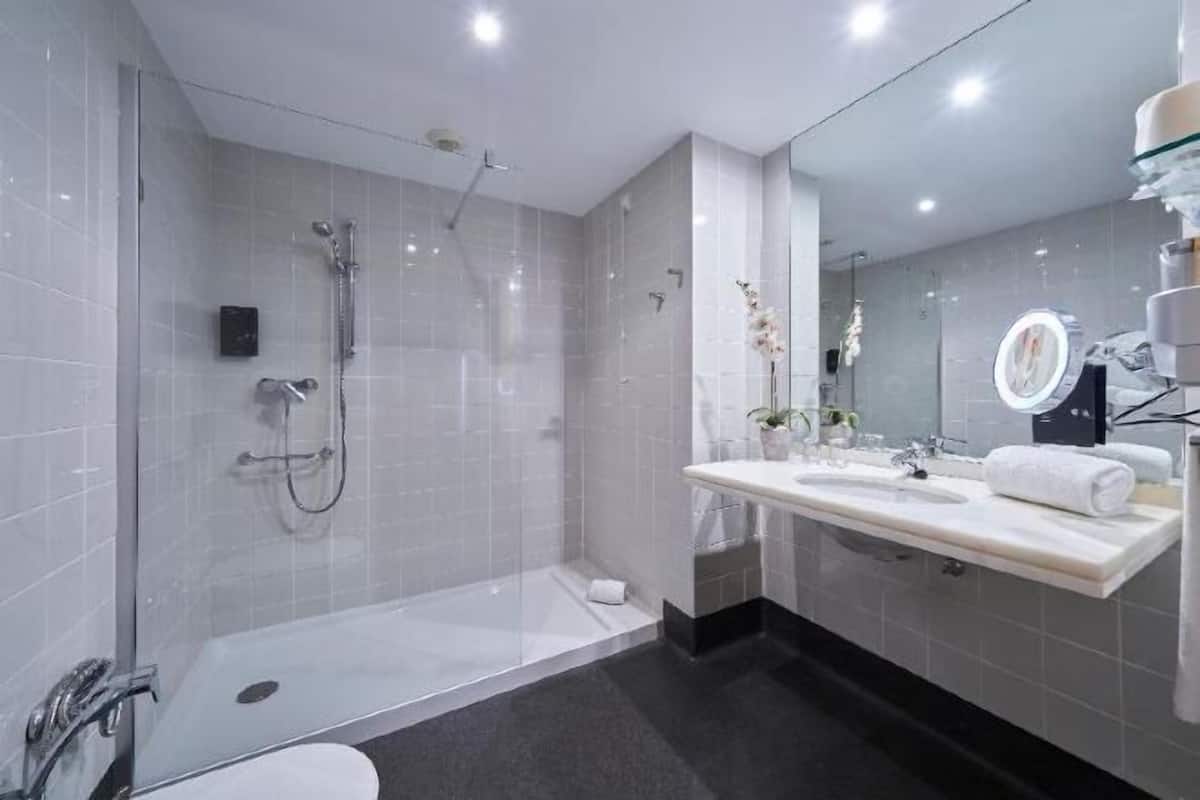 Bathroom | Shower, free toiletries, hair dryer, towels