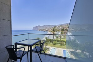 Twin Room, Sea View | Minibar, in-room safe, soundproofing, free WiFi - Golden Residence Hotel (Funchal)