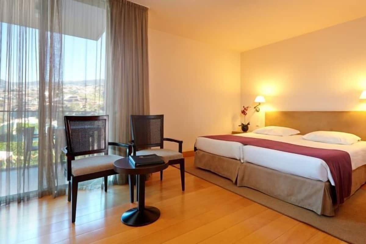 1 bedroom, desk, soundproofing, free WiFi