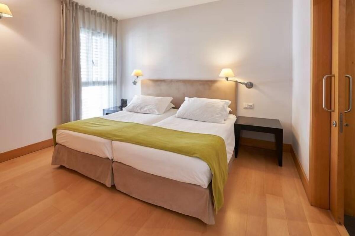 Minibar, in-room safe, soundproofing, free WiFi