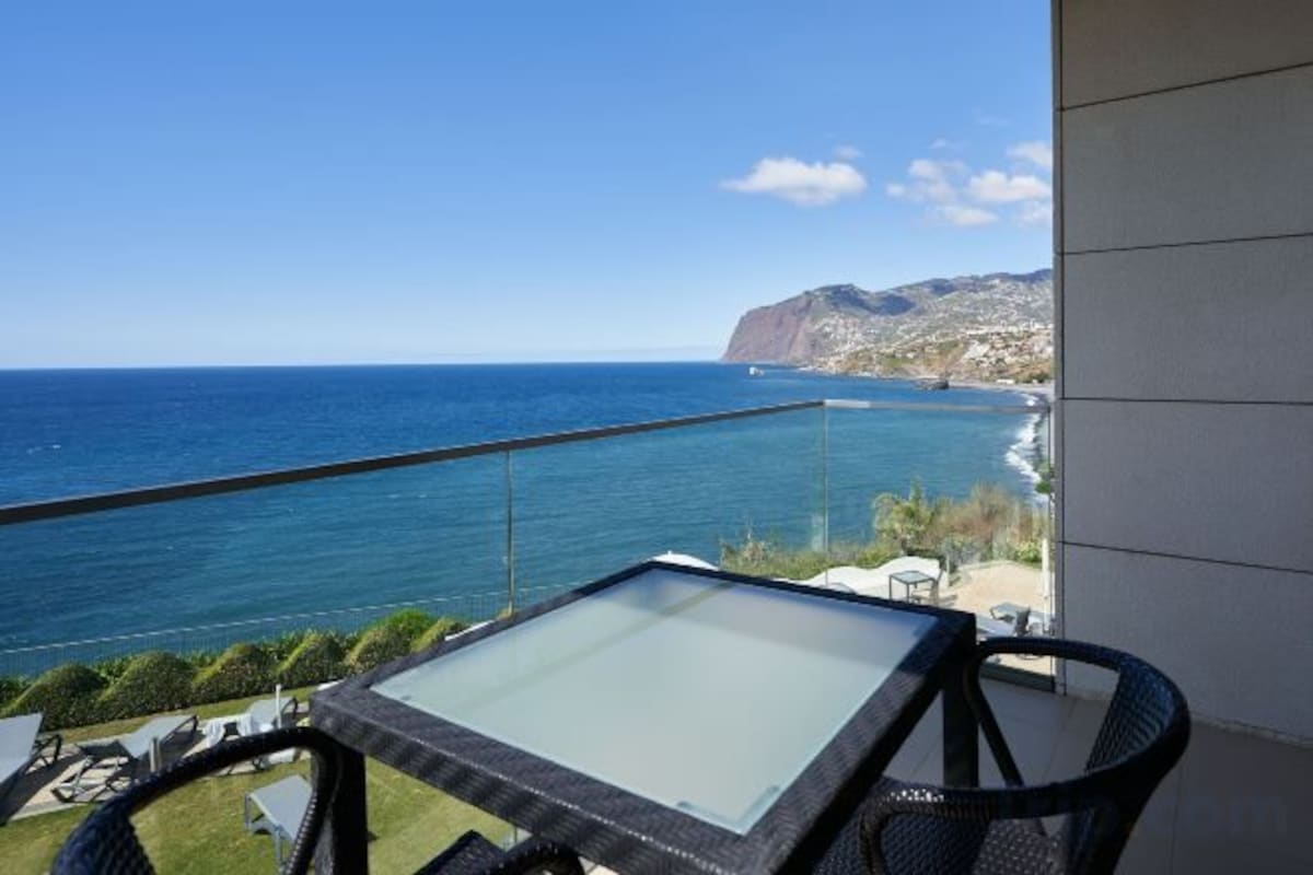 Premium Apartment With Sea View 4