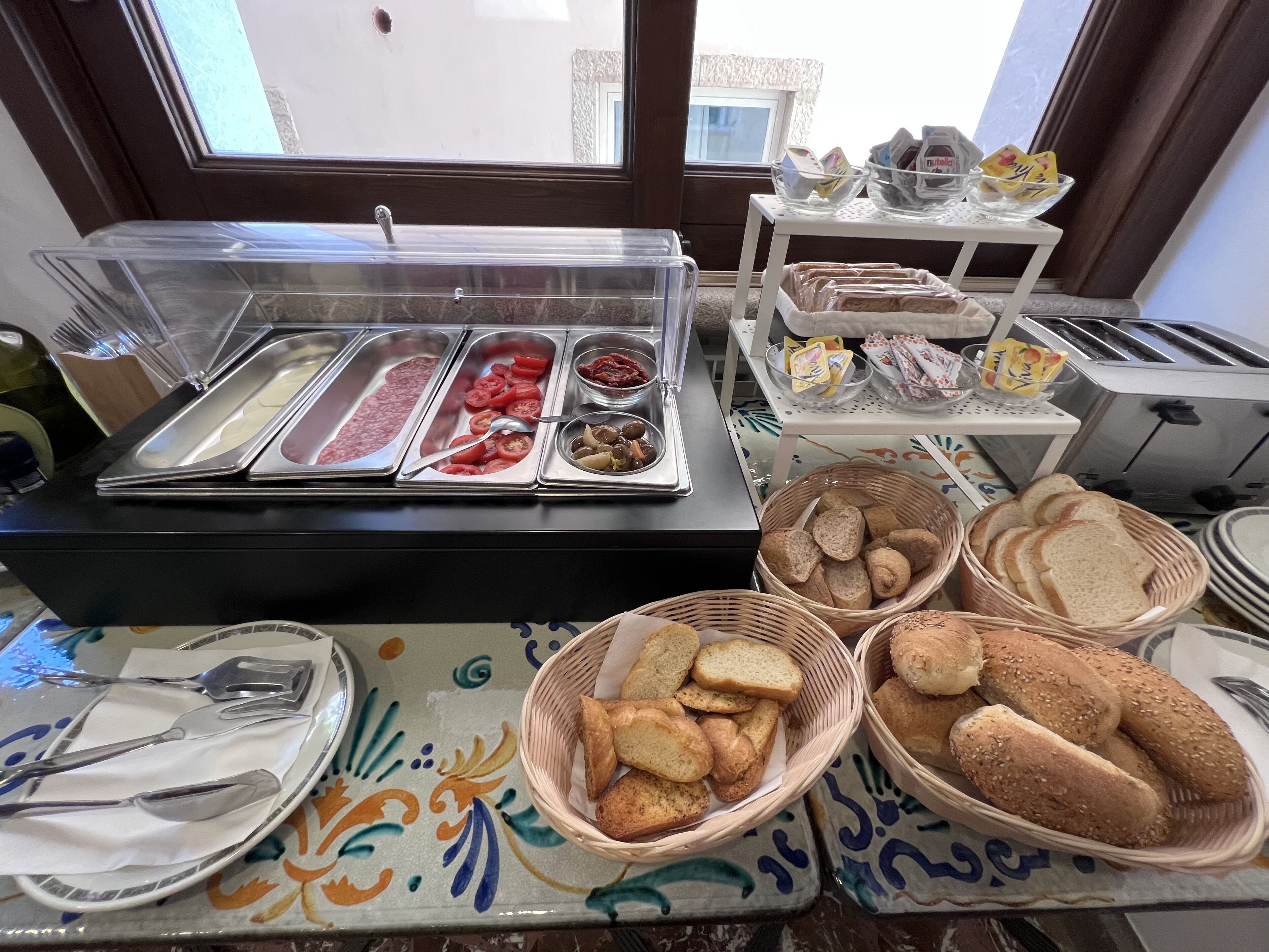 Tägliches kontinentales Frühstück gegen Gebühr