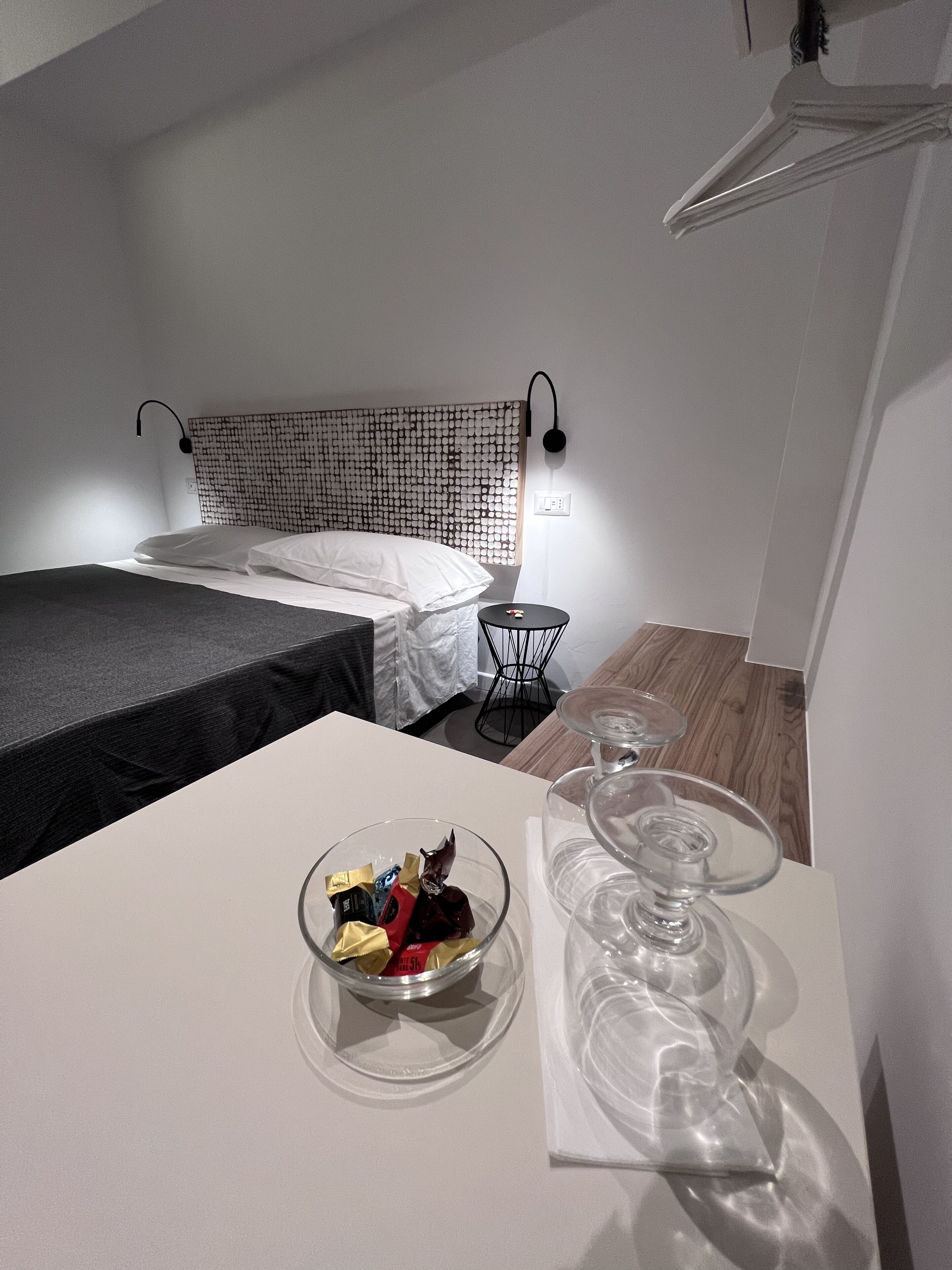 Hochwertige Bettwaren, Minibar, Zimmersafe, individuell eingerichtet