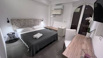 Hochwertige Bettwaren, Minibar, Zimmersafe, individuell eingerichtet