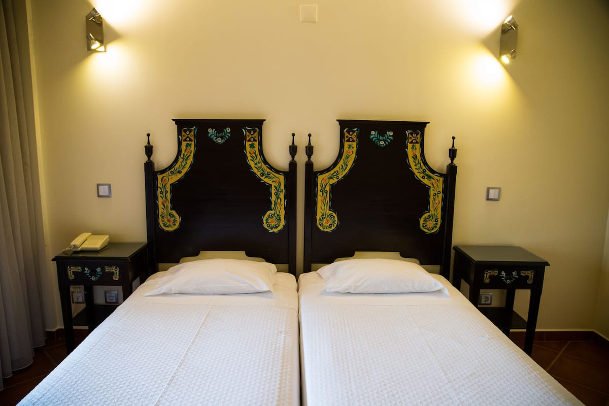 In-room safe, desk, laptop workspace, free WiFi