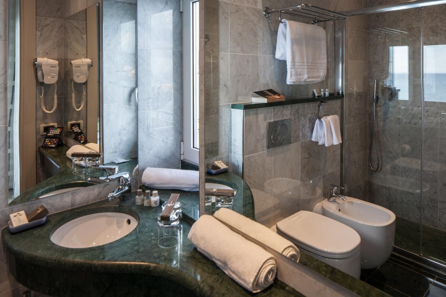 comfort double room | bathroom | shower, rainfall showerhead, free toiletries, hair dryer