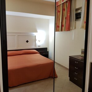 Minibar, in-room safe, desk, free cribs/infant beds - San Vincenzo (Letojanni)