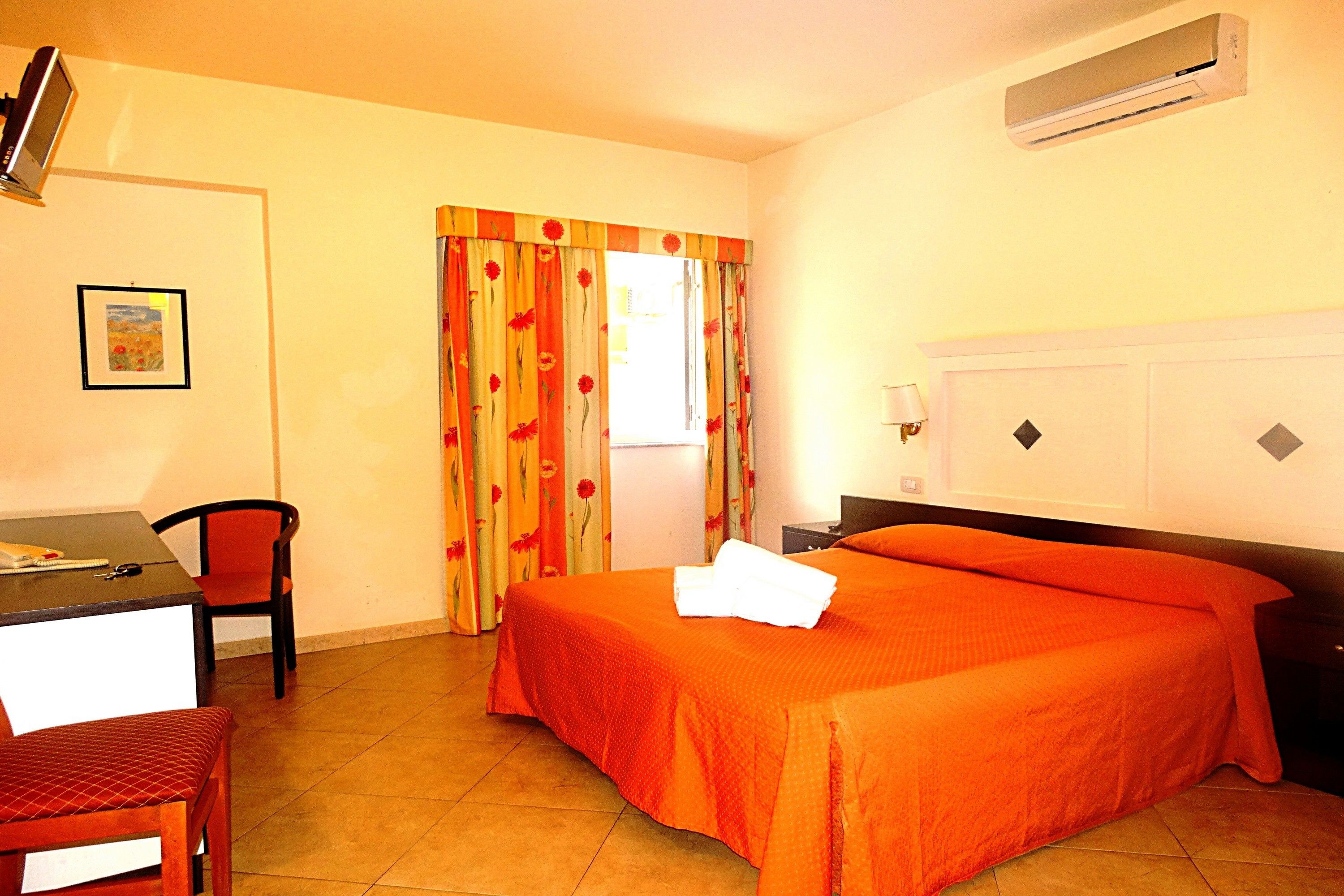 Minibar, in-room safe, desk, free cots/infant beds