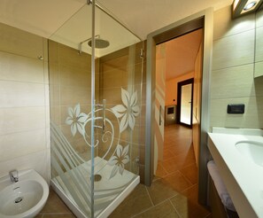 Shower, free toiletries, hair dryer, bathrobes - Calanica Residence Hotel (Cefalù)