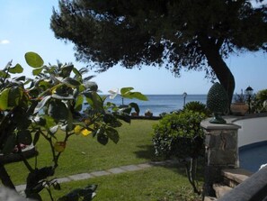 Property grounds - Arathena Rocks Hotel (Giardini Naxos)
