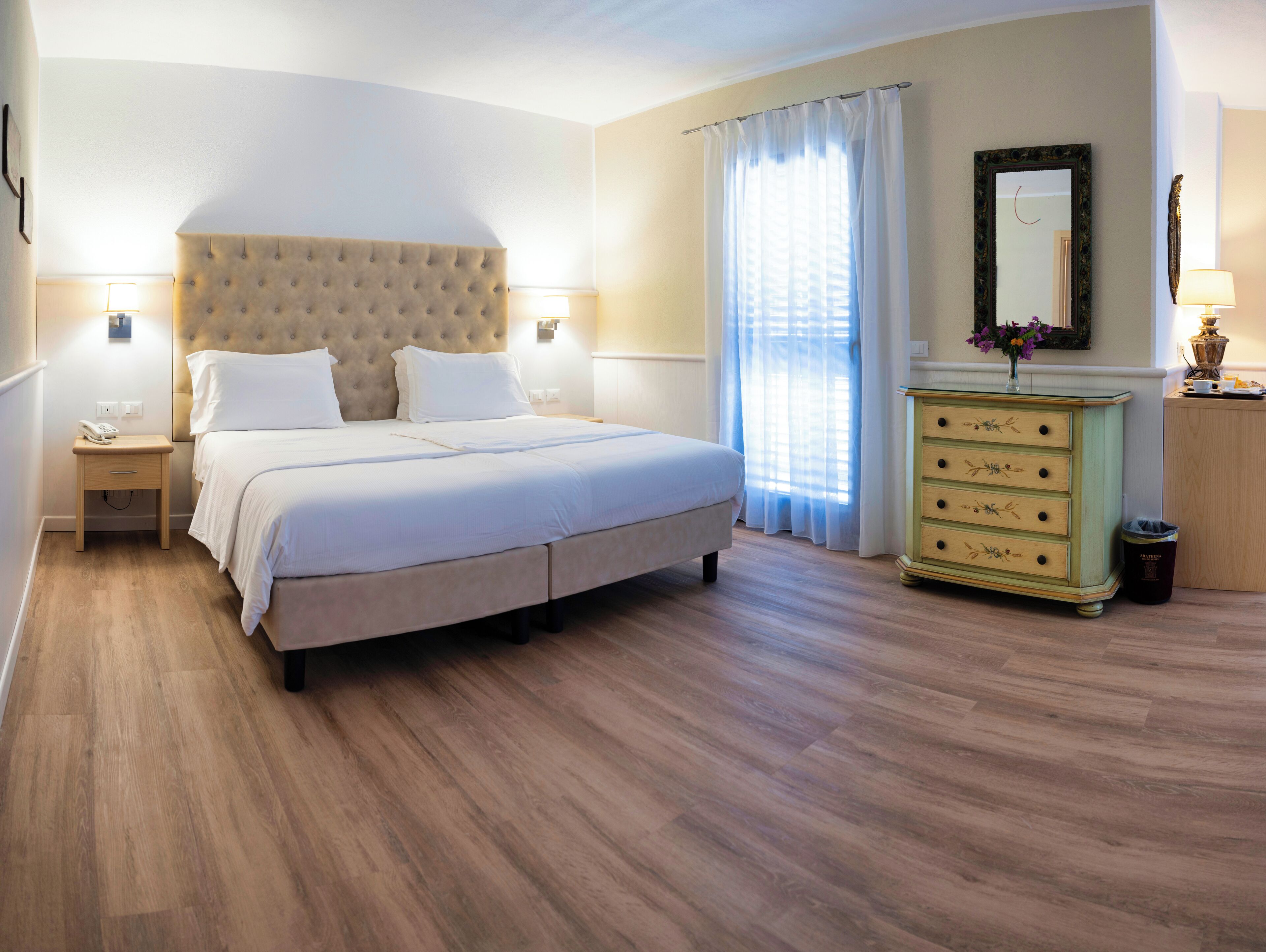 classic triple room | desk, wheelchair access